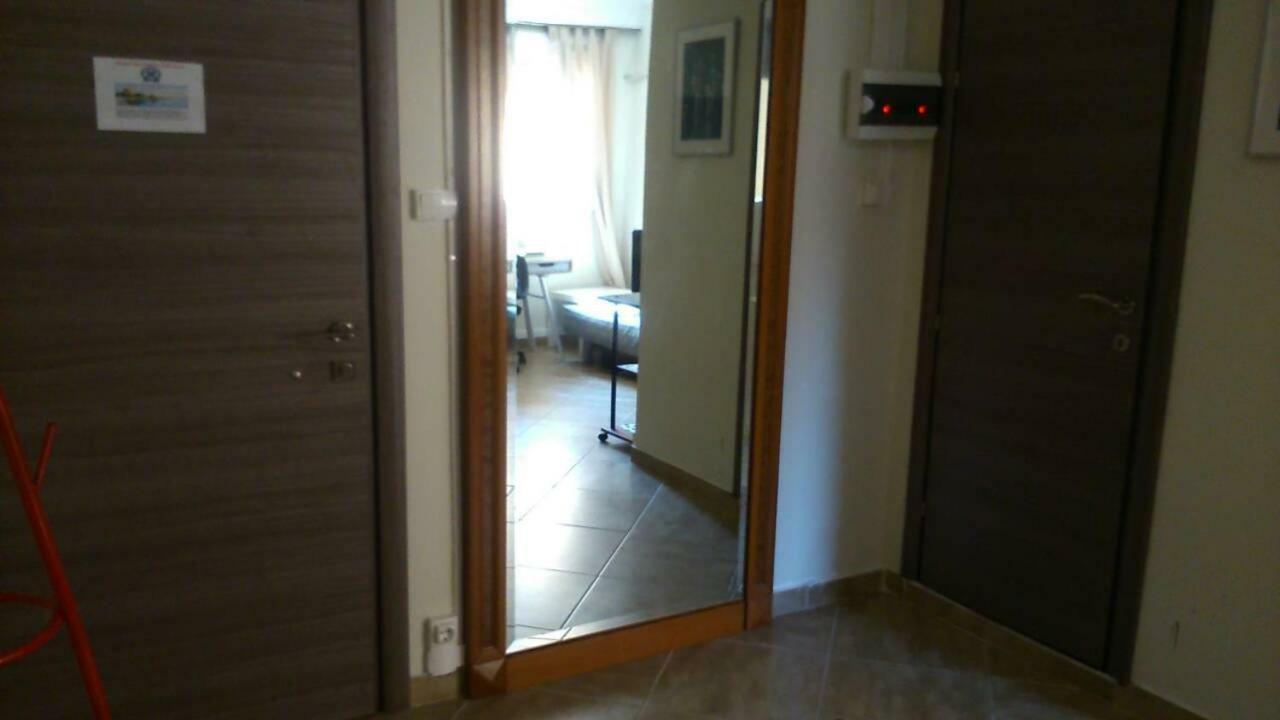 Apartment Kingsize Bed 2x2,20 Comfort Super Wifi 70 Mbps Studio! Thessaloniki